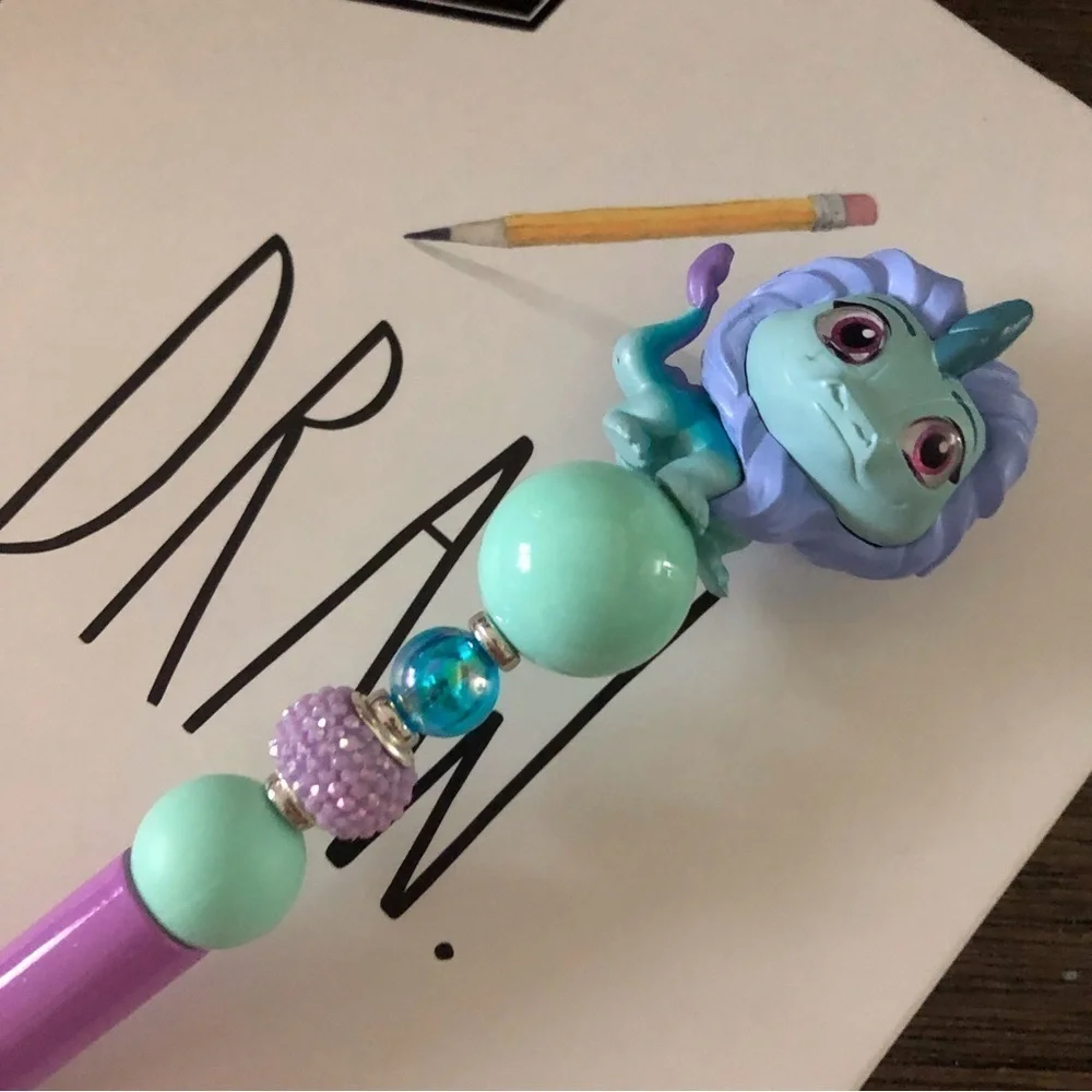 Disney Doorables: Raya & the Last Dragon: Sisu handmade beaded pen